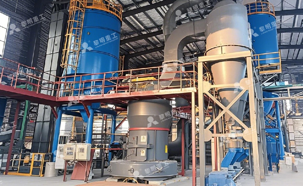 Grinding machine for aluminum electrolyte residues